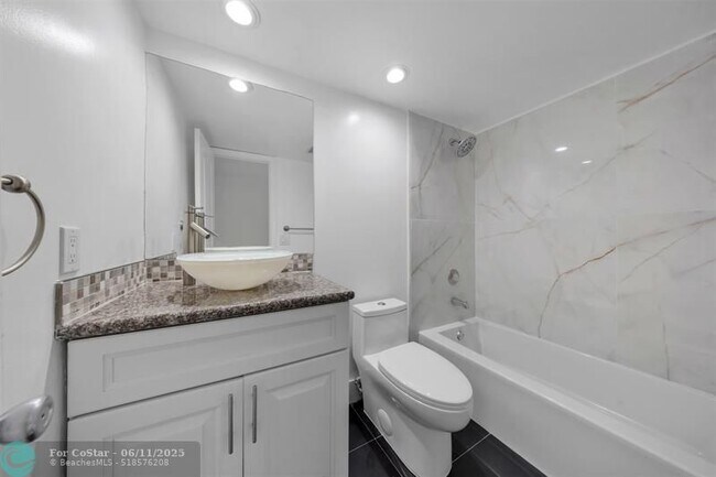 Building Photo - 2300 S Cypress Bend Dr