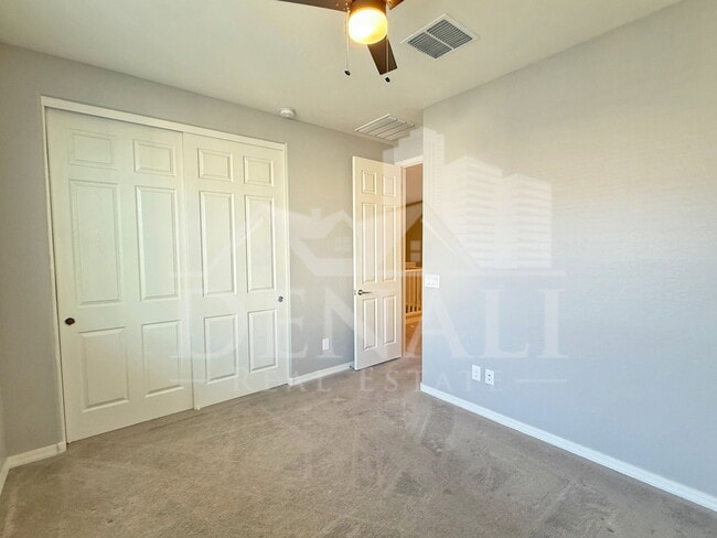 Building Photo - 731 W Winchester Dr