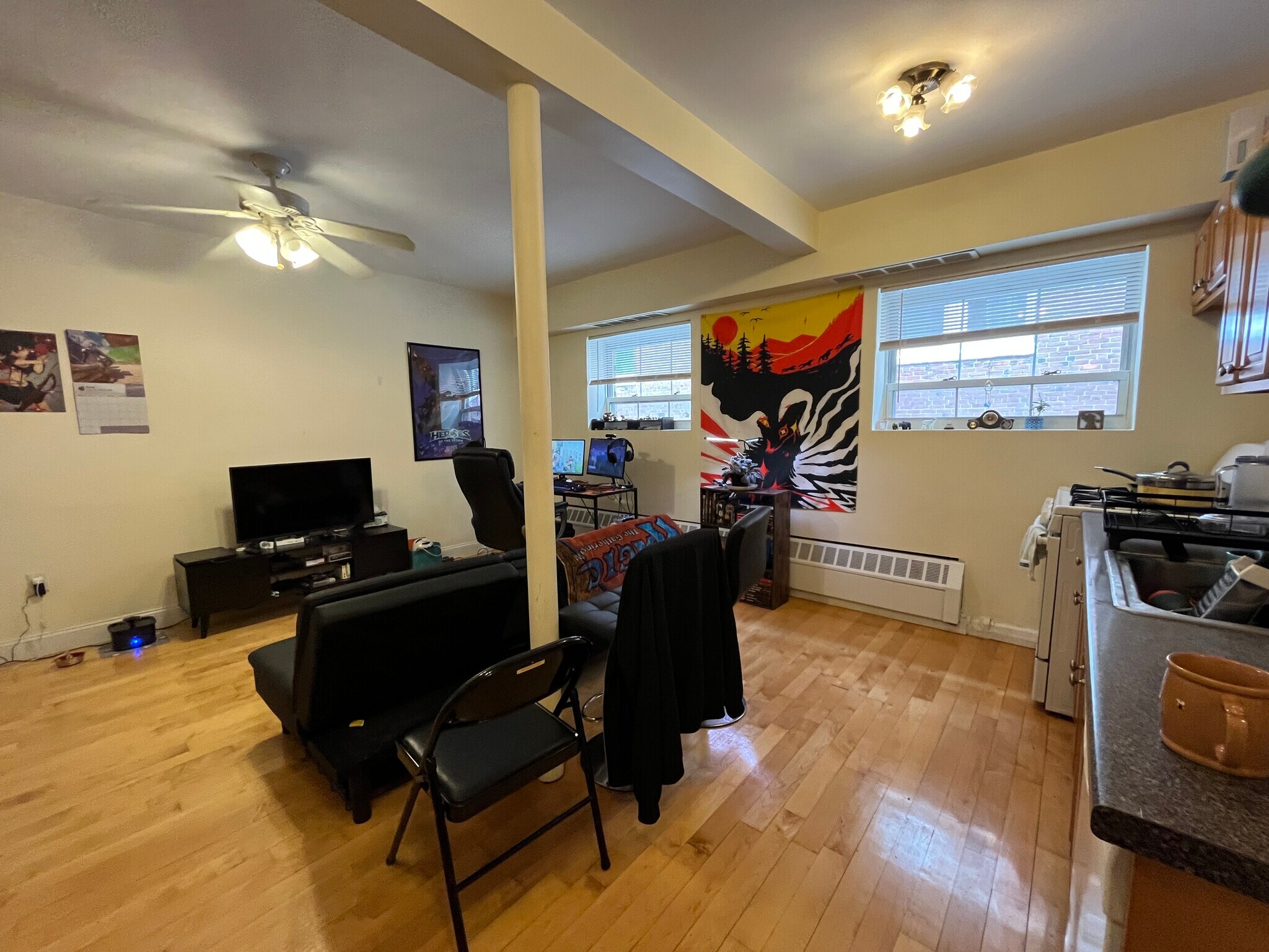Building Photo - 1559 Beacon St