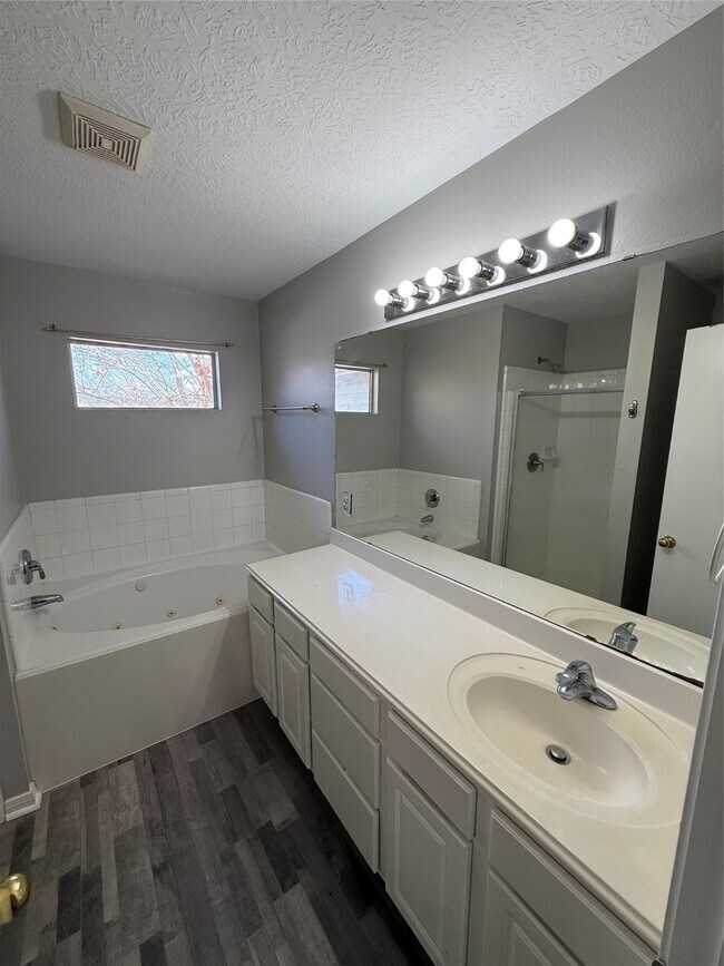 Building Photo - 18359 Westlock St