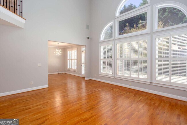 Building Photo - 3206 Windsor Lake Dr NE