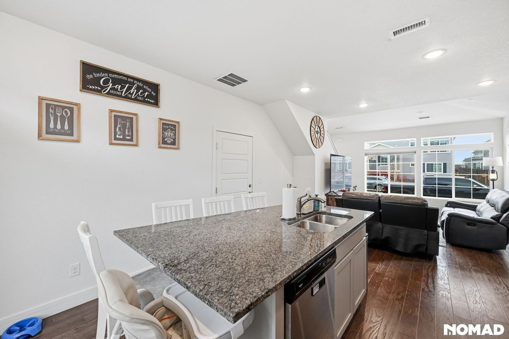 Building Photo - 247 S Old Hammer St