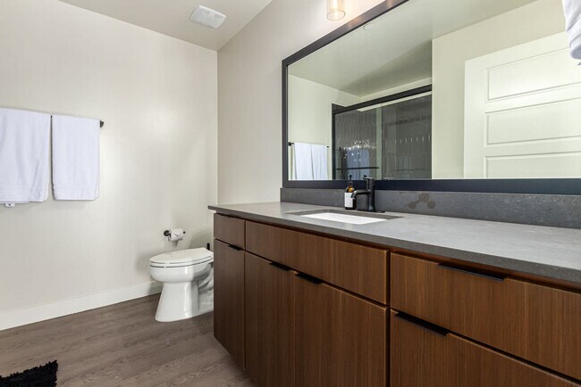 Building Photo - 6249 E Pinnacle Vista Dr