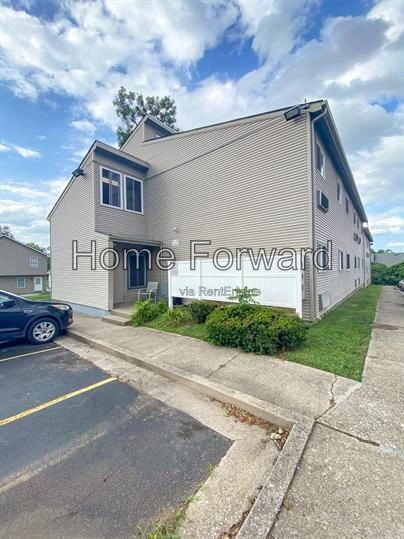 Building Photo - 562 Woodland Ave