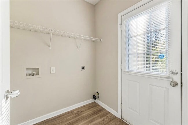 Building Photo - 6750 Sunset Hills Blvd