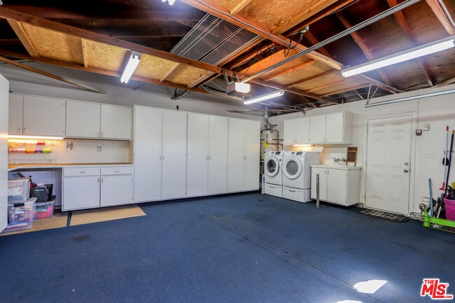 Building Photo - 104 Windjammer