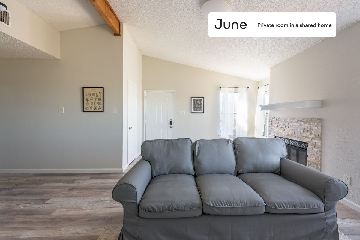 Building Photo - Room in Shared 2 bed/2 bath home