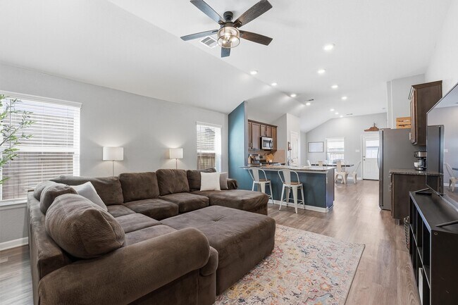 Building Photo - 16119 Barge Way