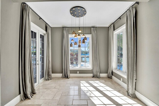 Building Photo - 1744 SE 9th St