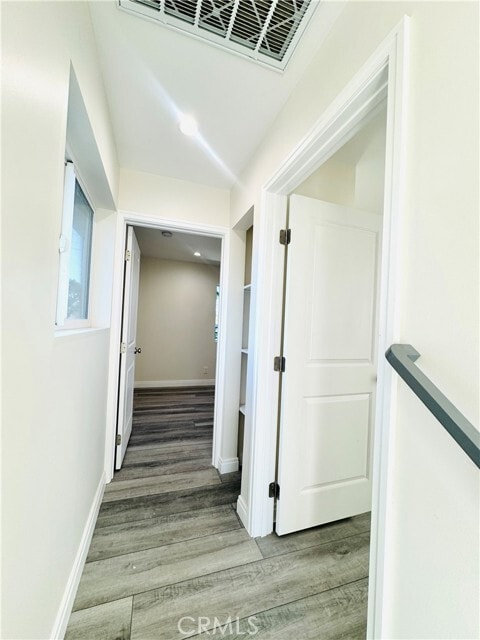 Building Photo - 9318 Encino Ave