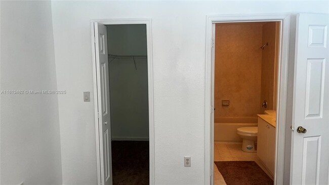 Building Photo - 1480 SE 24th Ct