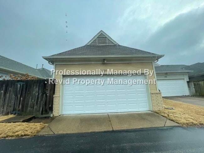 Building Photo - 2 bedroom Home in Harbor Town!!