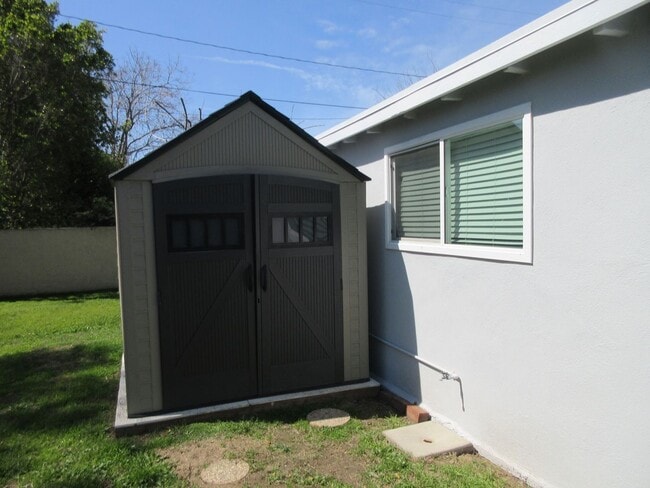Building Photo - Reduced PRICE!!!  Adorable renovated Guest...