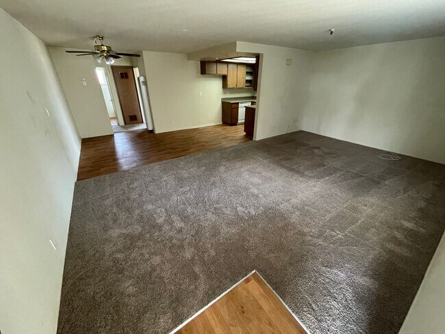 Interior Photo - 3137-3139 W. 139th St.