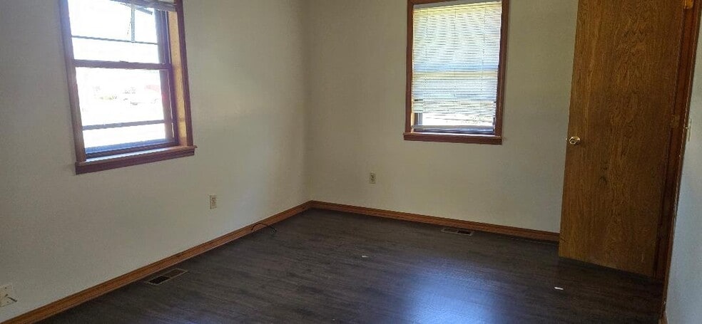 Building Photo - 315 N Cheatham