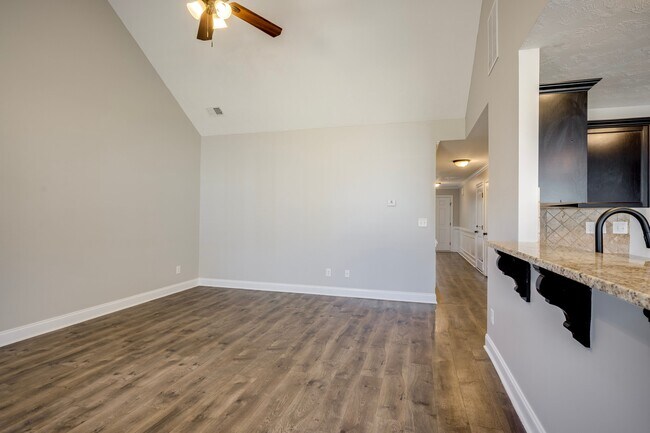 Building Photo - 635 Shipley Ave