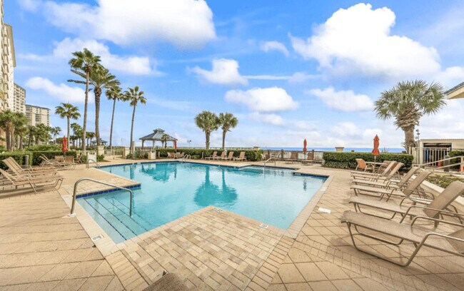 Building Photo - 527 Beach Club Trail