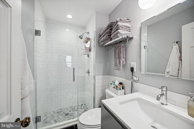 Building Photo - 1325 13th St NW