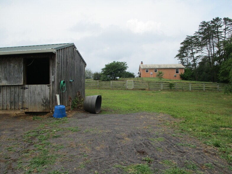 Building Photo - 416 Laurel Mills Rd