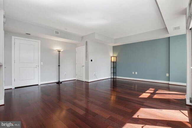 Building Photo - 2425 L St NW
