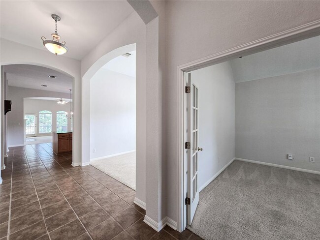 Building Photo - 9901 Bundoran Dr
