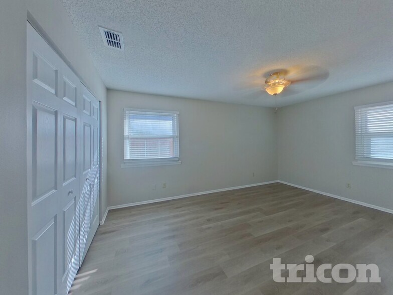 Building Photo - 8306 Riverboat Dr