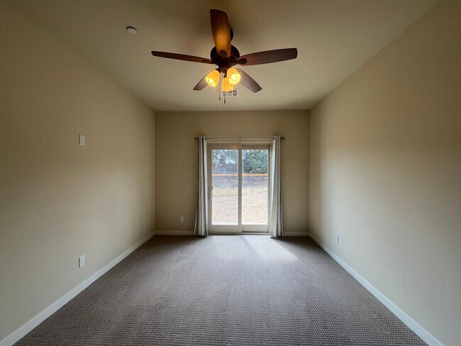 Building Photo - 4 Bed 3 Bath  Custom Built Home in Golden Hills Community in Tehachapi CA!