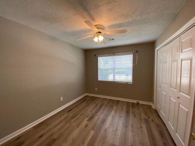 Building Photo - 4723 Brookwood Dr
