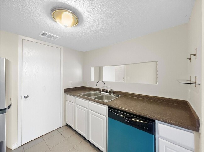Building Photo - 1012 Fieldwood Dr