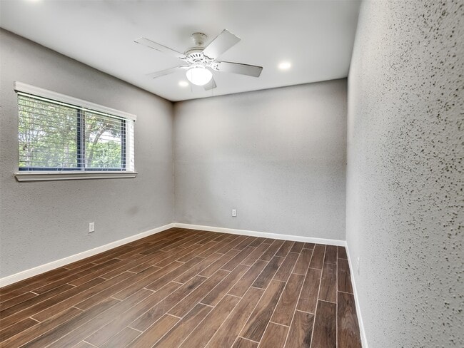 Building Photo - 2554 Olympus Dr