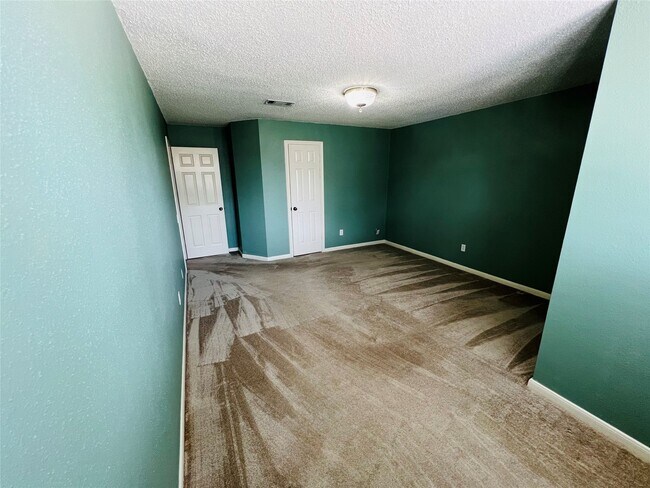 Building Photo - 16079 Hidden Acres Dr