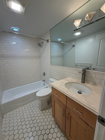 Bathroom - 119 Peralta Ave