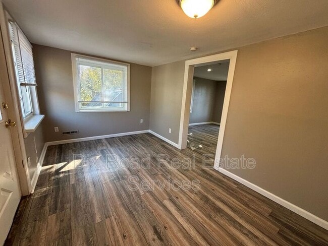 Building Photo - 424 Nordale Ave