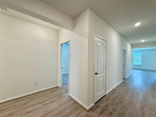 Building Photo - 18227 Dahlia Dale Dr