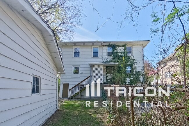 Building Photo - 407 W Waverly Rd