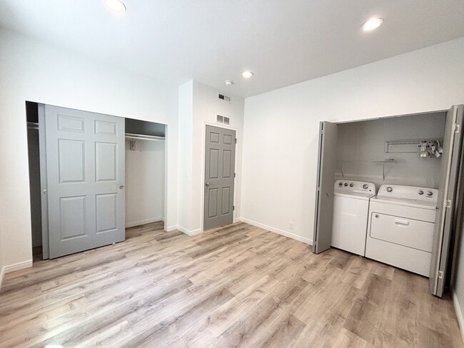 Building Photo - 1090 S 1100 E
