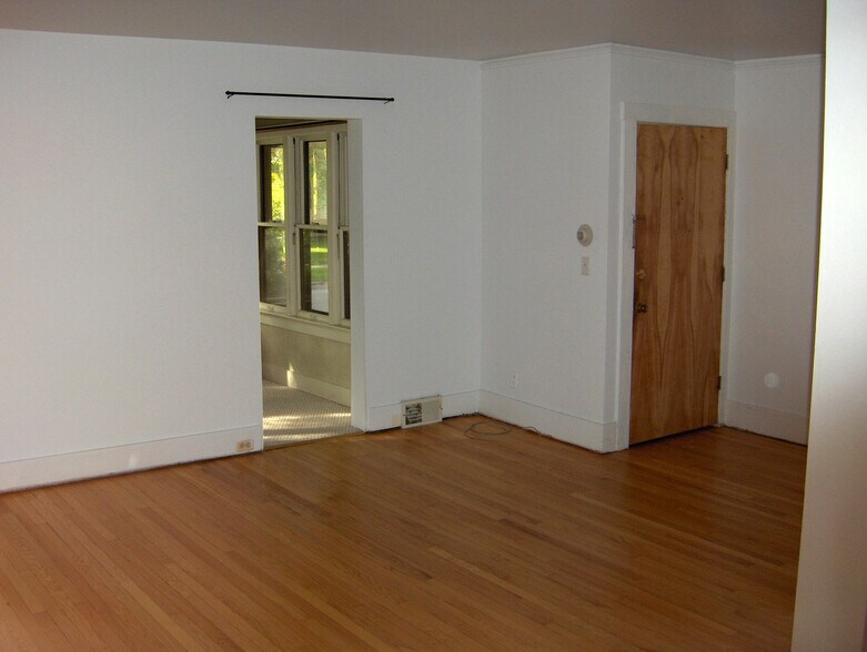 Living room/front door - 1115 Granger Ave
