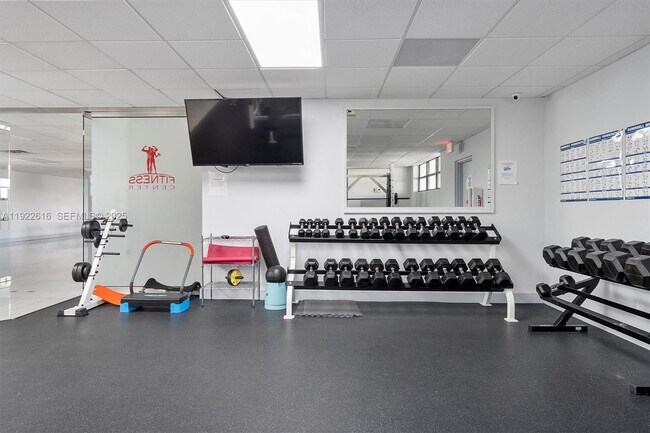 Building Photo - 600 Parkview Dr