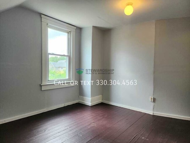 Building Photo - 68 27th St NW