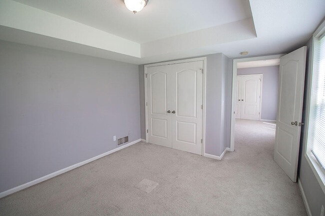 Building Photo - 208 Jackal Dr