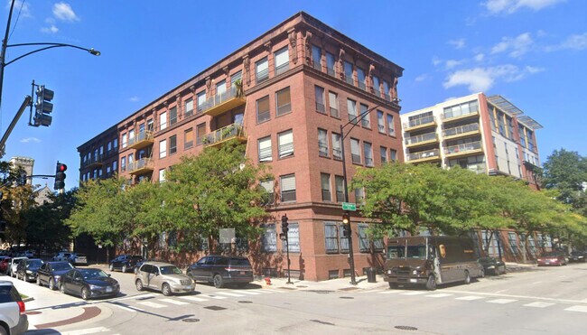Primary Photo - 1910 S Indiana Ave