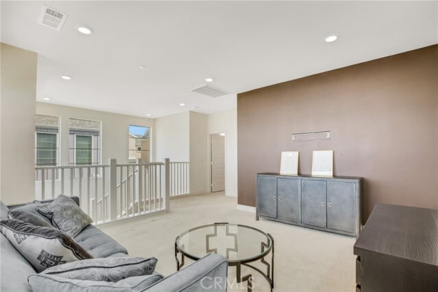 Building Photo - 783 Benchmark