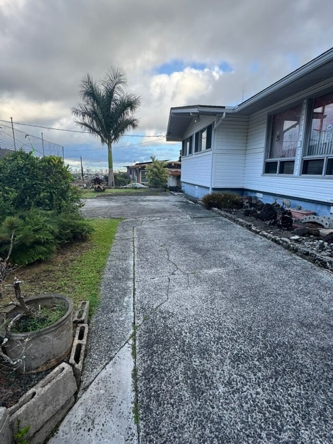Building Photo - Bright & Spacious 3-Bedroom Home in Peacef...