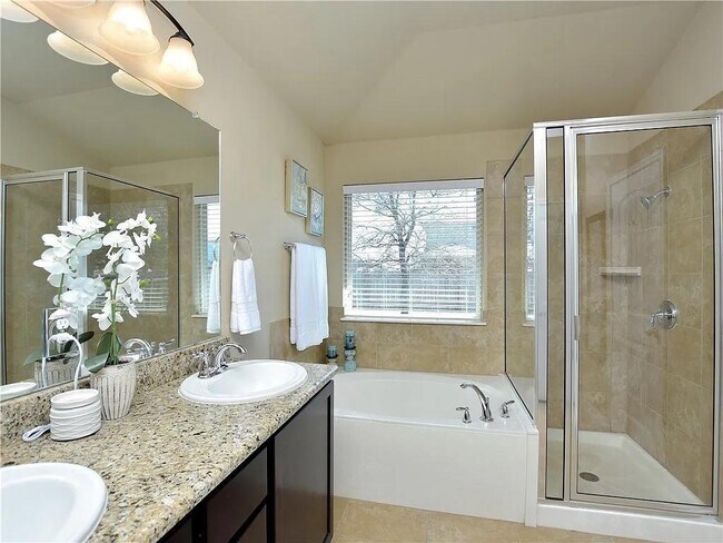 Building Photo - 141 Florenz Ln