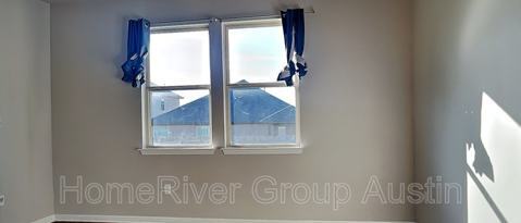 Building Photo - 322 Wapiti Rd