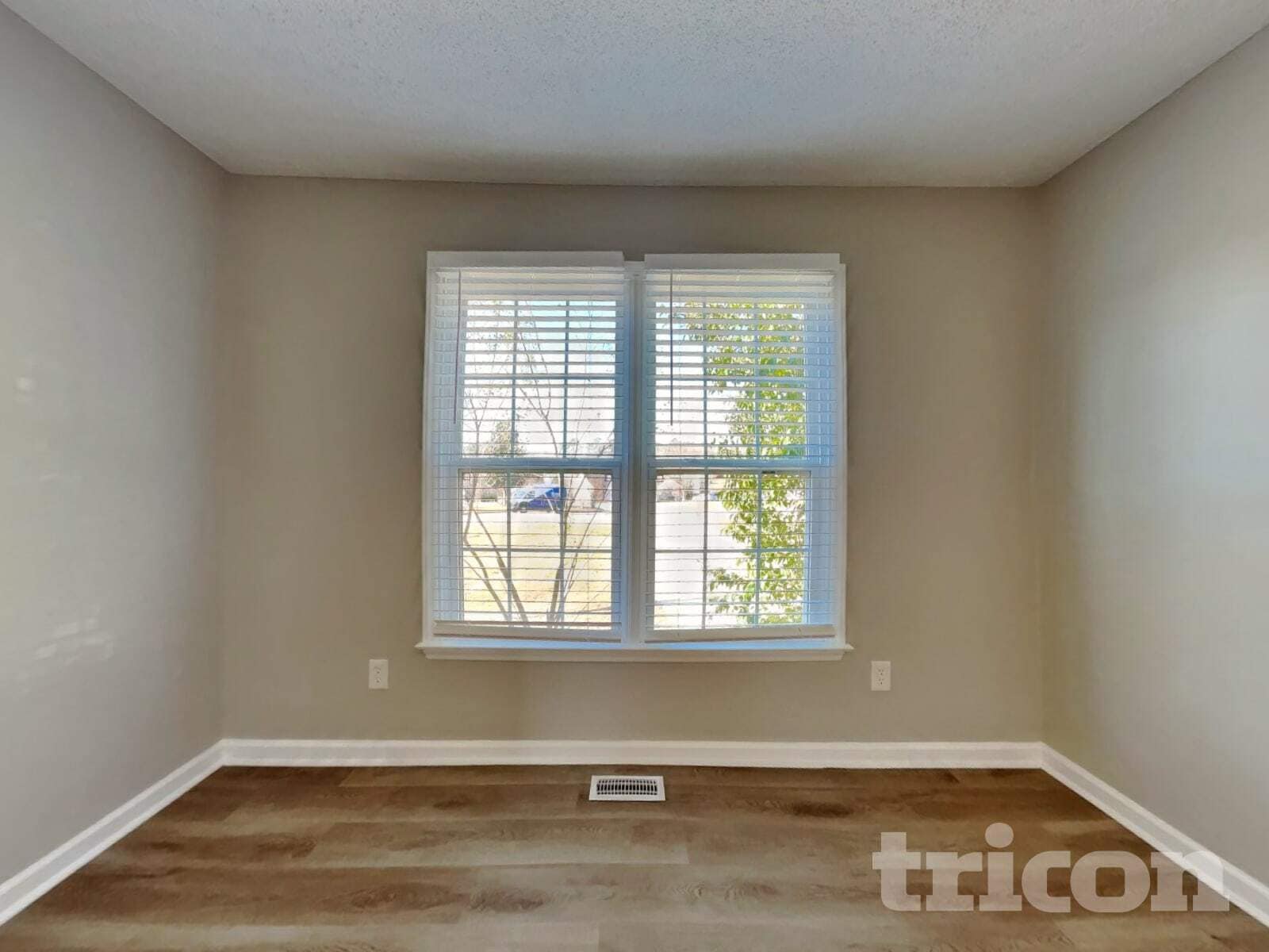 Building Photo - 713 Ilex Ct