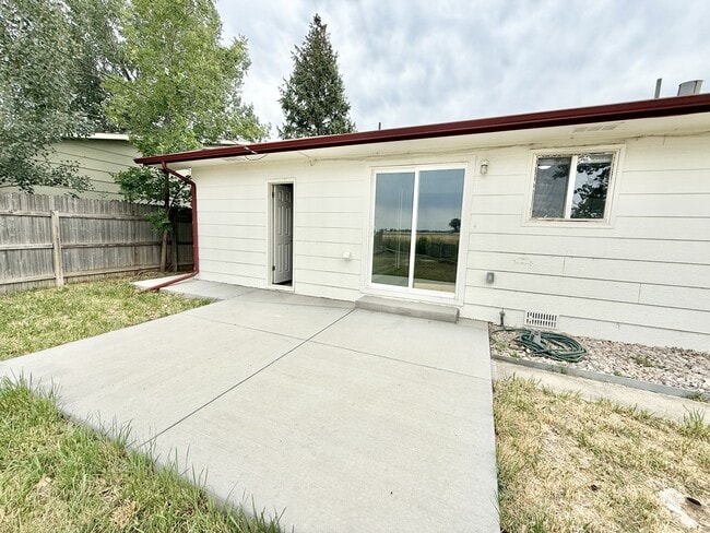 Building Photo - 5008 S Iowa Ave