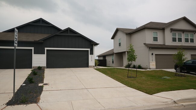 Building Photo - 299 Cross Barn Blvd