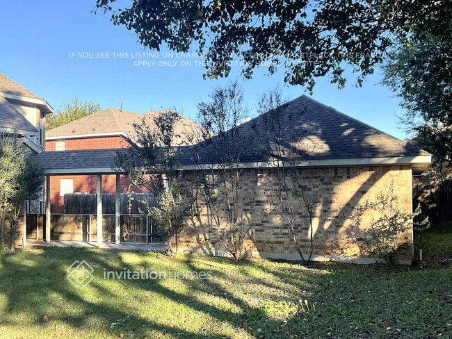 Building Photo - 2 Devon Ct