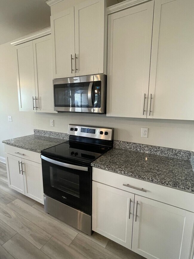 Building Photo - 1520 Henderson Pt Aly